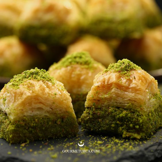 Baklava with Pistachio 500g ピスタチオ入りバクラヴァ